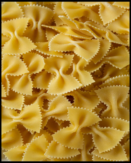 Leinwandbild von mehreren Farfalle Nudeln.